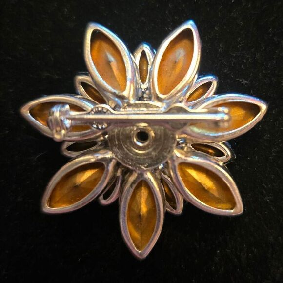Vintage Rhinestone Flower Burst Brooch Pin - Picture 3 of 7